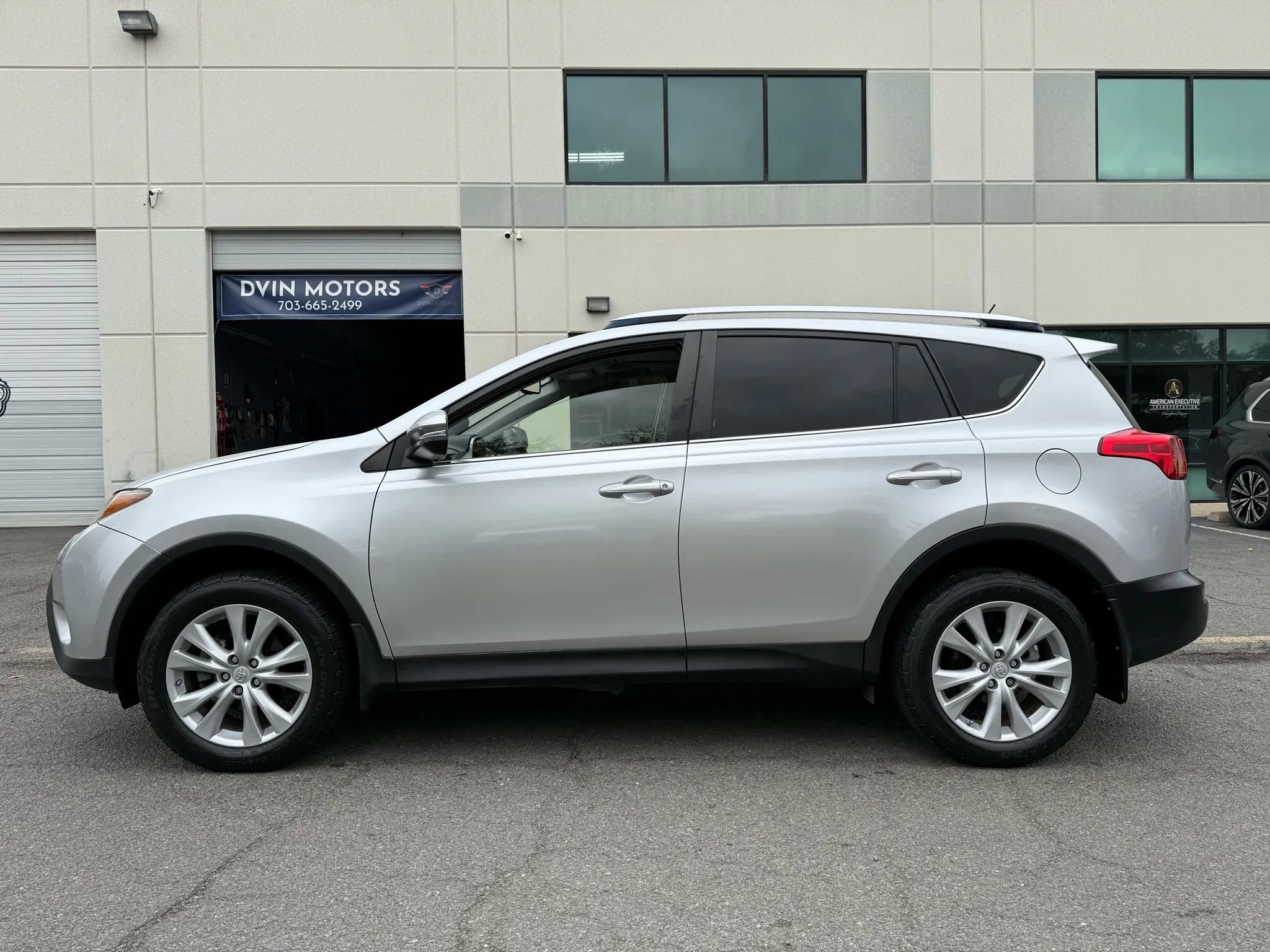 Used 2013 Toyota RAV4 Limited image 9