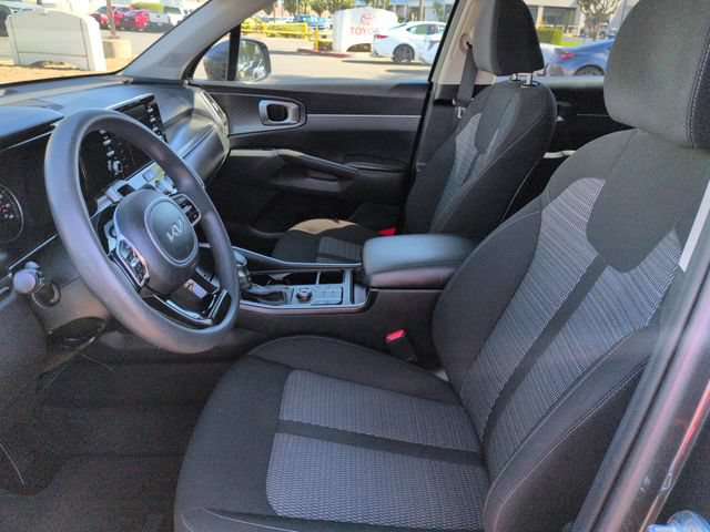Used 2023 Kia Sorento LX FWD image 14