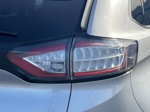 Used 2017 Ford Edge SEL image 22