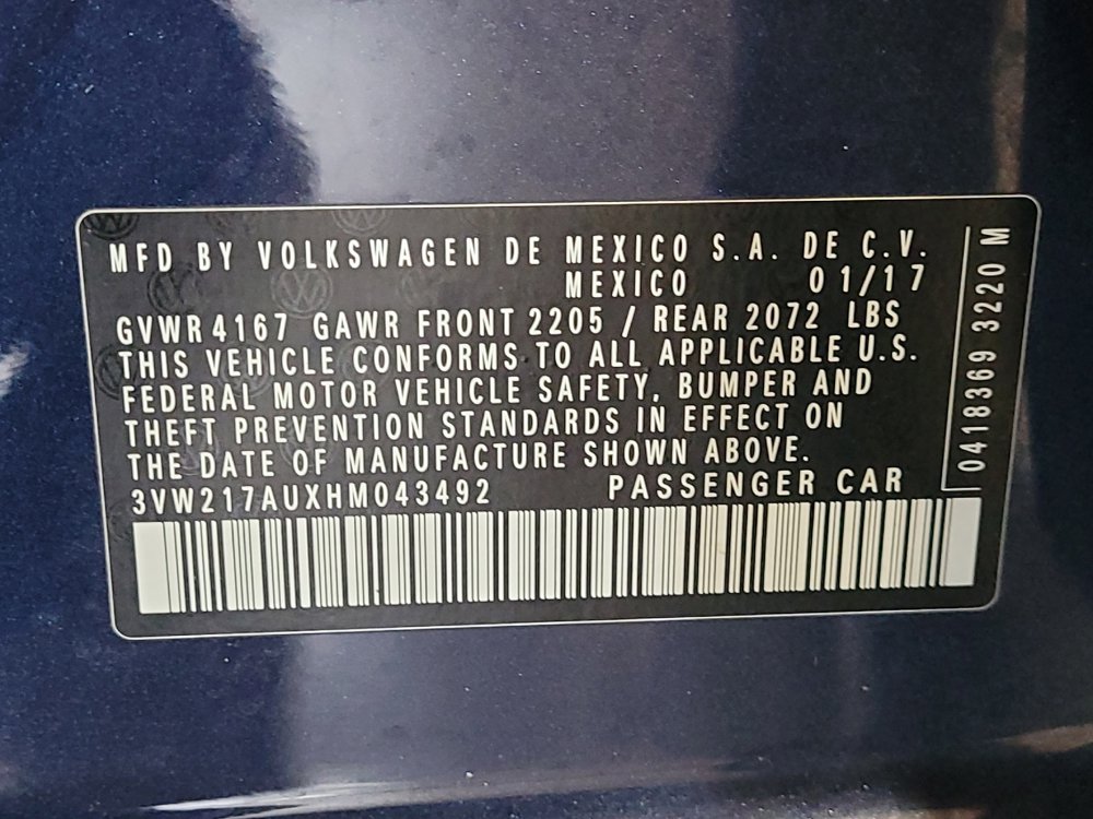 Used 2017 Volkswagen Golf S image 33