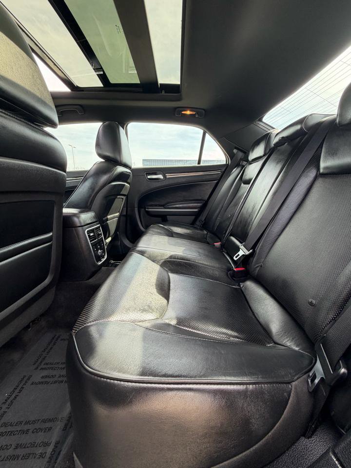 Used 2013 Chrysler 300 C image 31