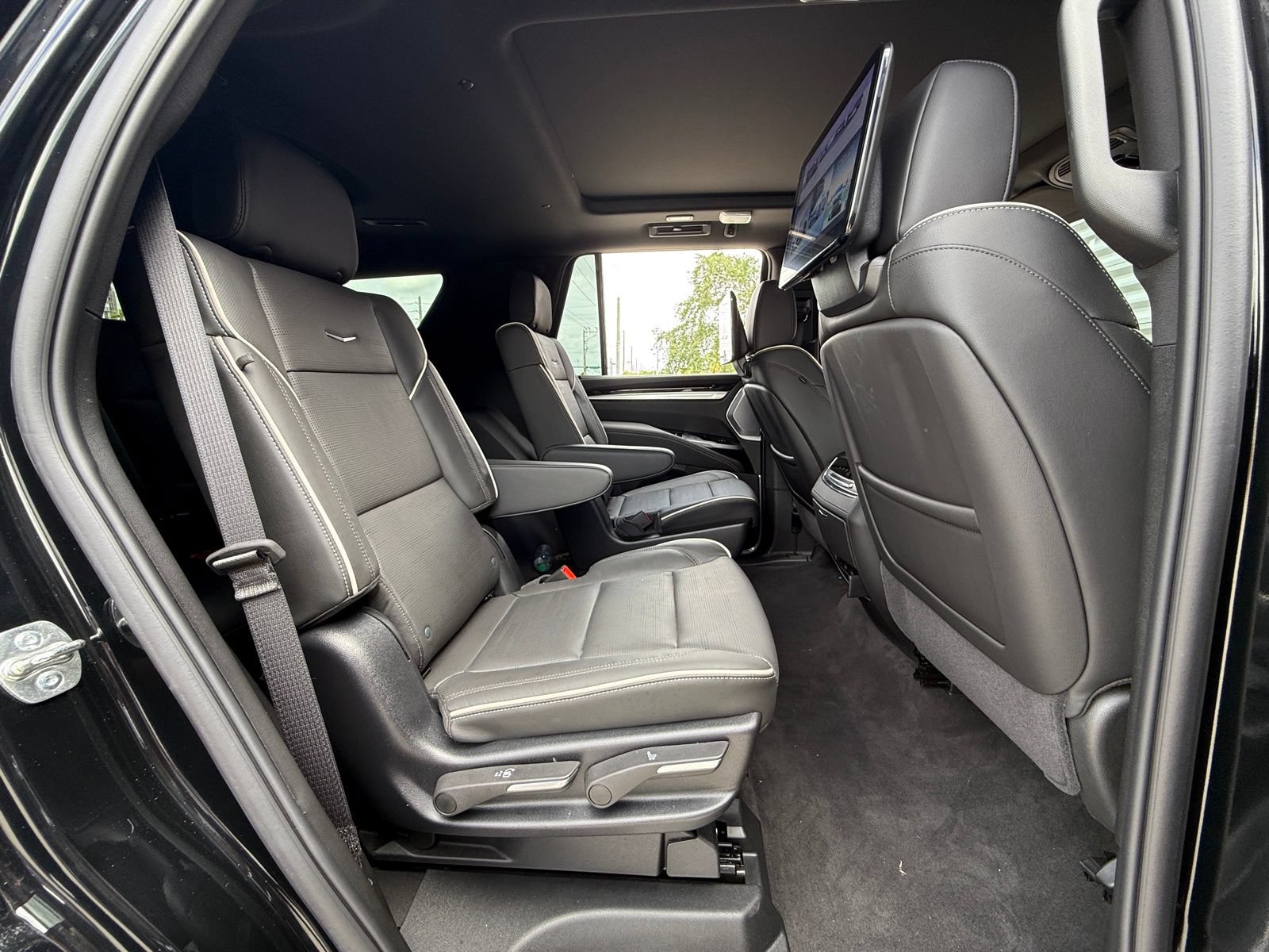 Used 2025 Cadillac Escalade Sport w/ Touring Package AWD/4WD image 29