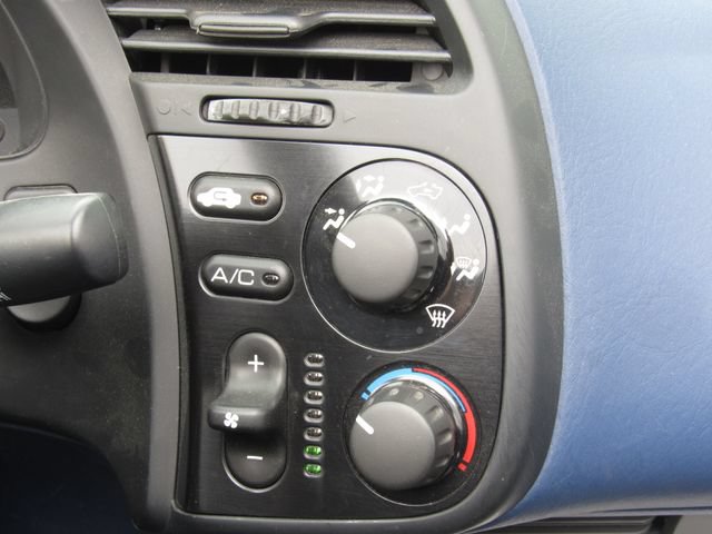 Used 2004 Honda S2000 image 17