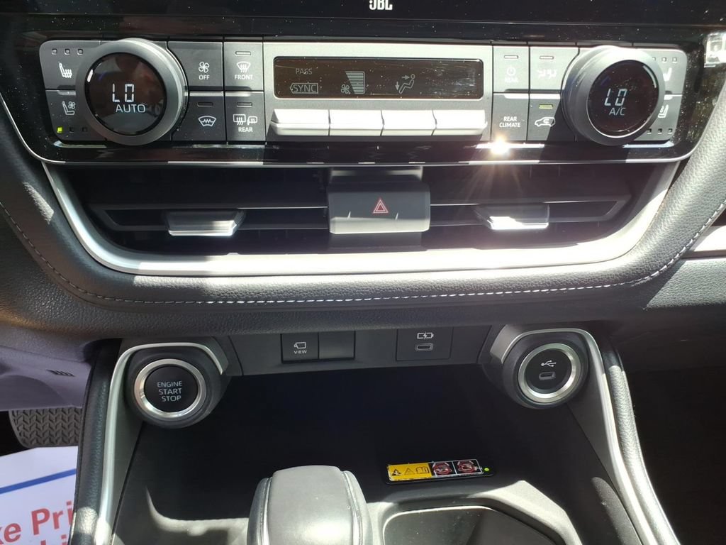 Used 2024 Toyota Grand Highlander AWD image 23
