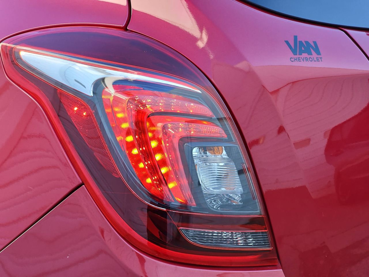 Used 2018 Buick Encore Preferred image 38