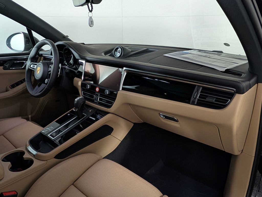 New 2026 Porsche Macan Turbo image 19