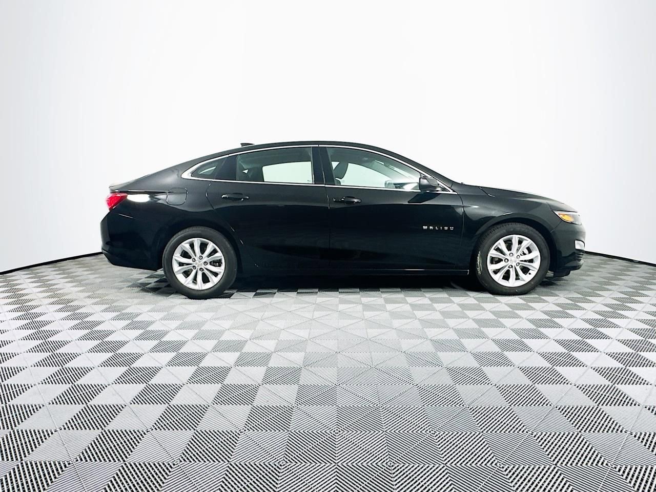 Used 2022 Chevrolet Malibu LT image 8