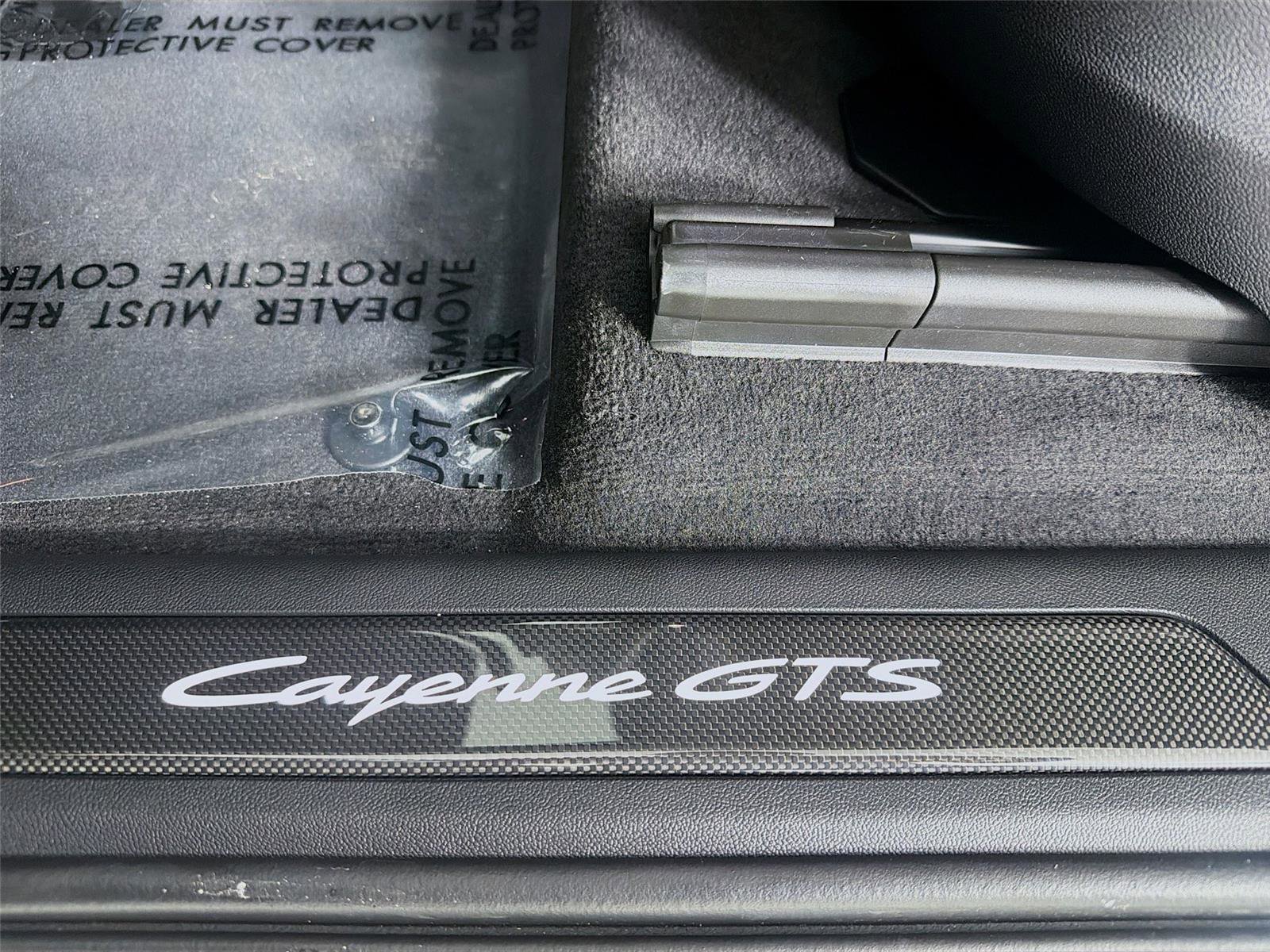 New 2026 Porsche Cayenne GTS image 10