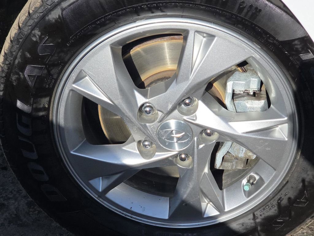 Used 2021 Hyundai Elantra SE image 7