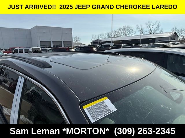 New 2025 Jeep Grand Cherokee L Laredo image 7