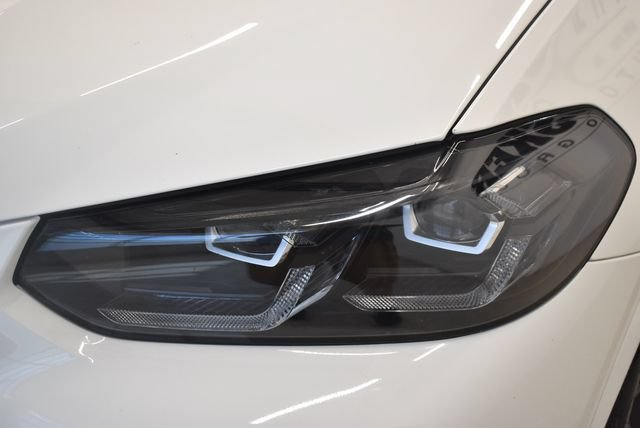 Used 2023 BMW X4 xDrive30i w/ M Sport Package AWD/4WD image 15