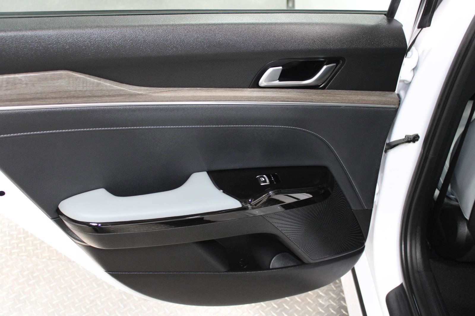 Used 2023 Kia K5 EX image 24