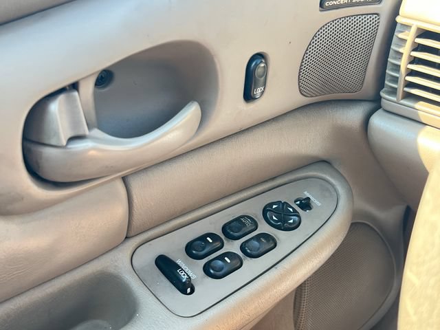 Used 2001 Buick Century Custom w/ Premium Pkg FWD image 26