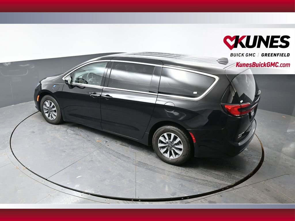 Used 2024 Chrysler Pacifica Limited FWD image 44
