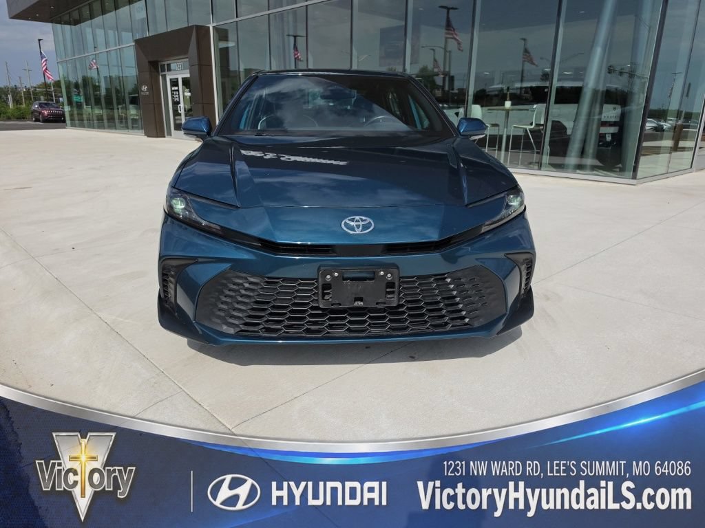 Used 2025 Toyota Camry SE FWD image 8
