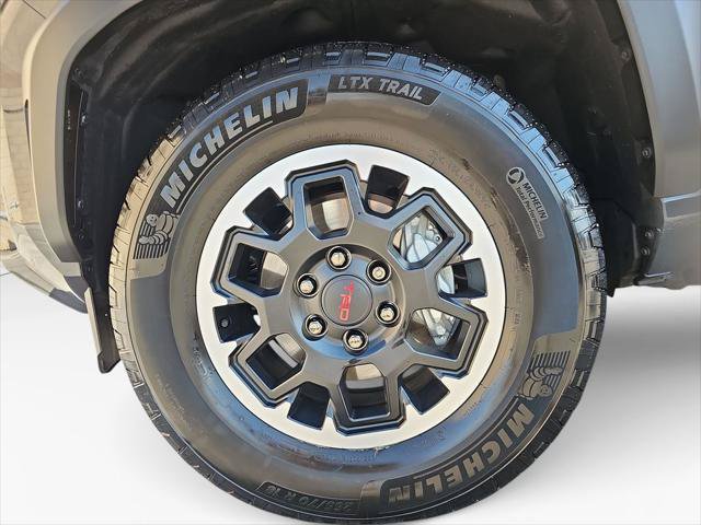 Certified 2025 Toyota 4Runner TRD Off-Road AWD/4WD image 24