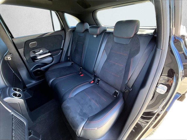 Used 2025 Mercedes-Benz GLA 250 image 28
