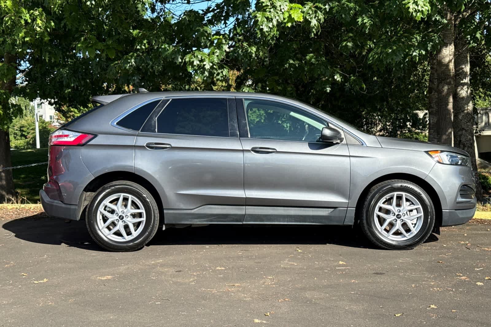 Used 2024 Ford Edge SEL AWD/4WD image 8