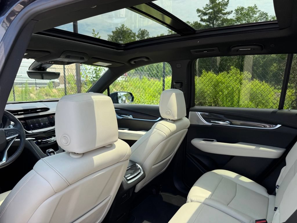 Used 2023 Cadillac XT6 Sport w/ Technology Package AWD/4WD image 24