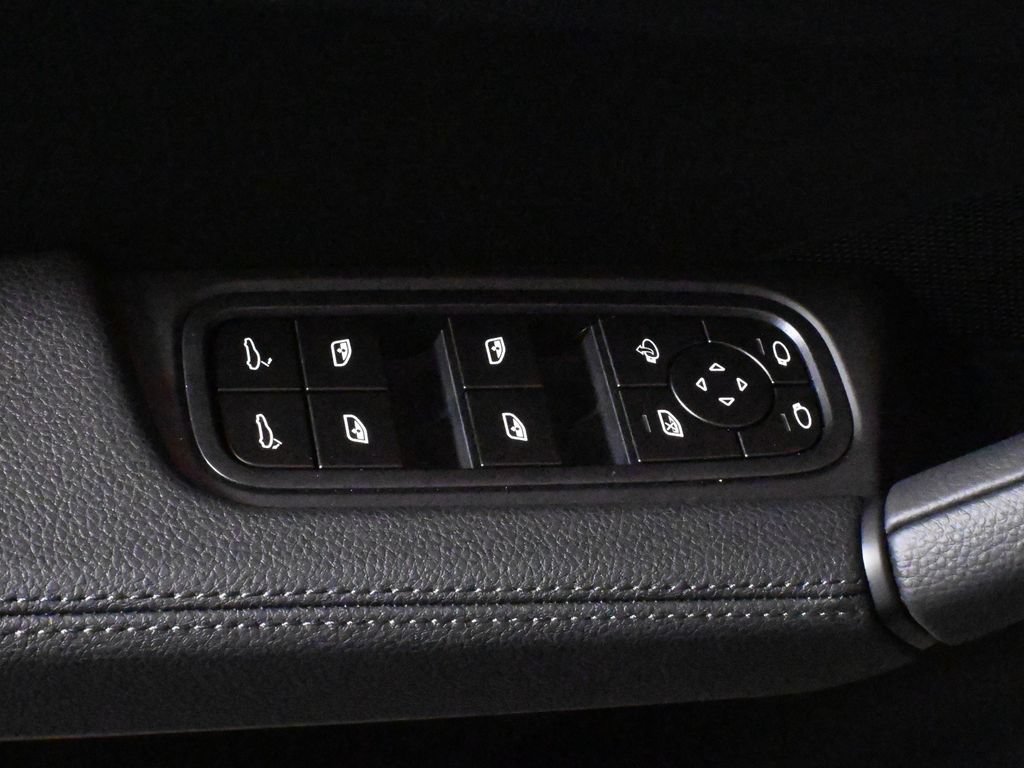Used 2026 Porsche Cayenne Coupe AWD/4WD image 33