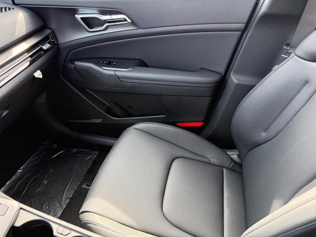New 2026 Kia Sportage EX image 17