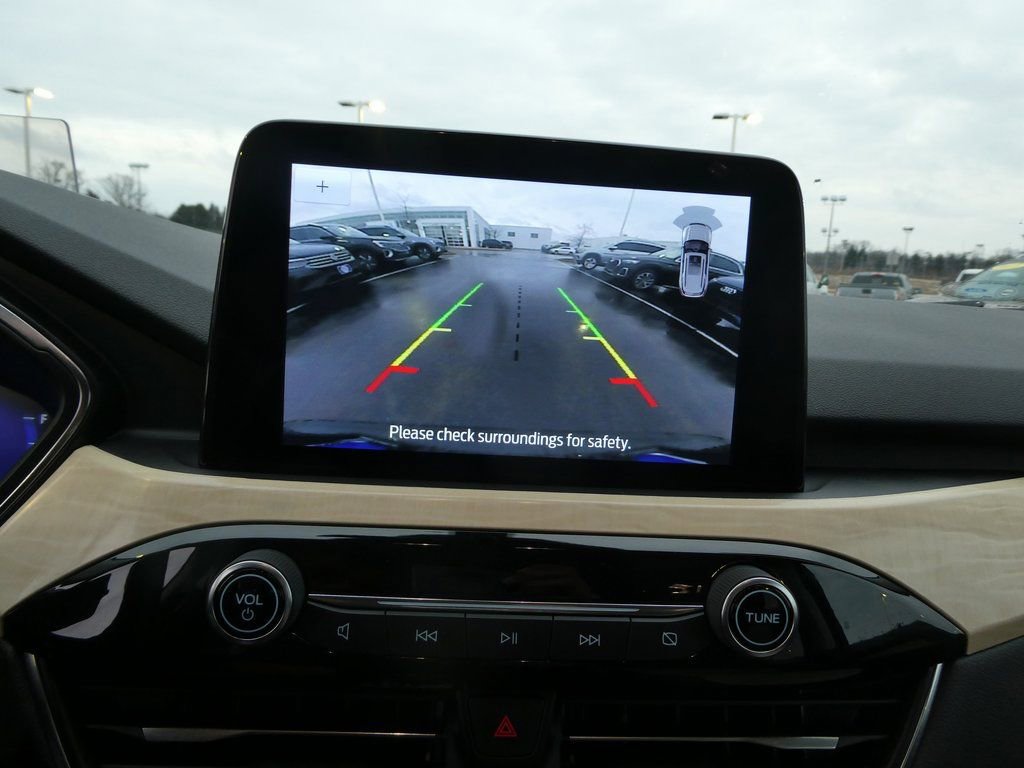 Used 2022 Ford Escape Titanium w/ Titanium Elite Package AWD/4WD image 4