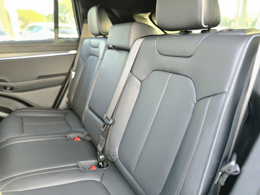 Used 2025 Jeep Wagoneer S Limited image 12