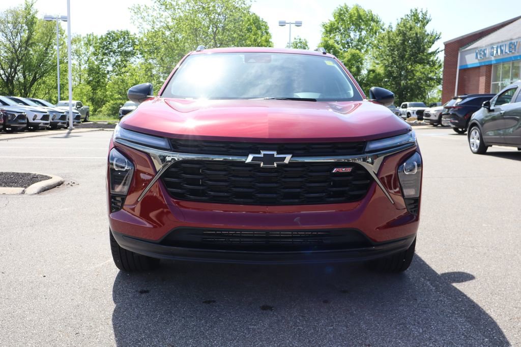 Used 2025 Chevrolet Trax RS w/ Sunroof Package FWD image 5