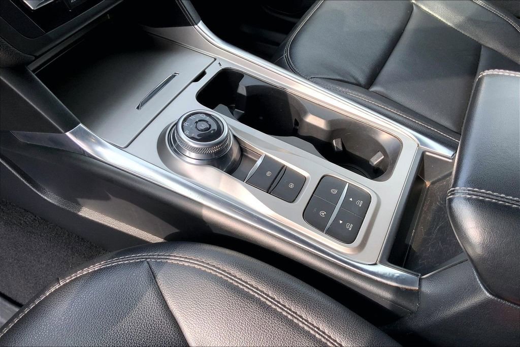 Used 2020 Ford Explorer XLT w/ Equipment Group 202A image 14