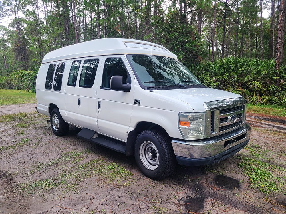Used 2009 Ford E-250 and Econoline 250 Extended RWD image 3