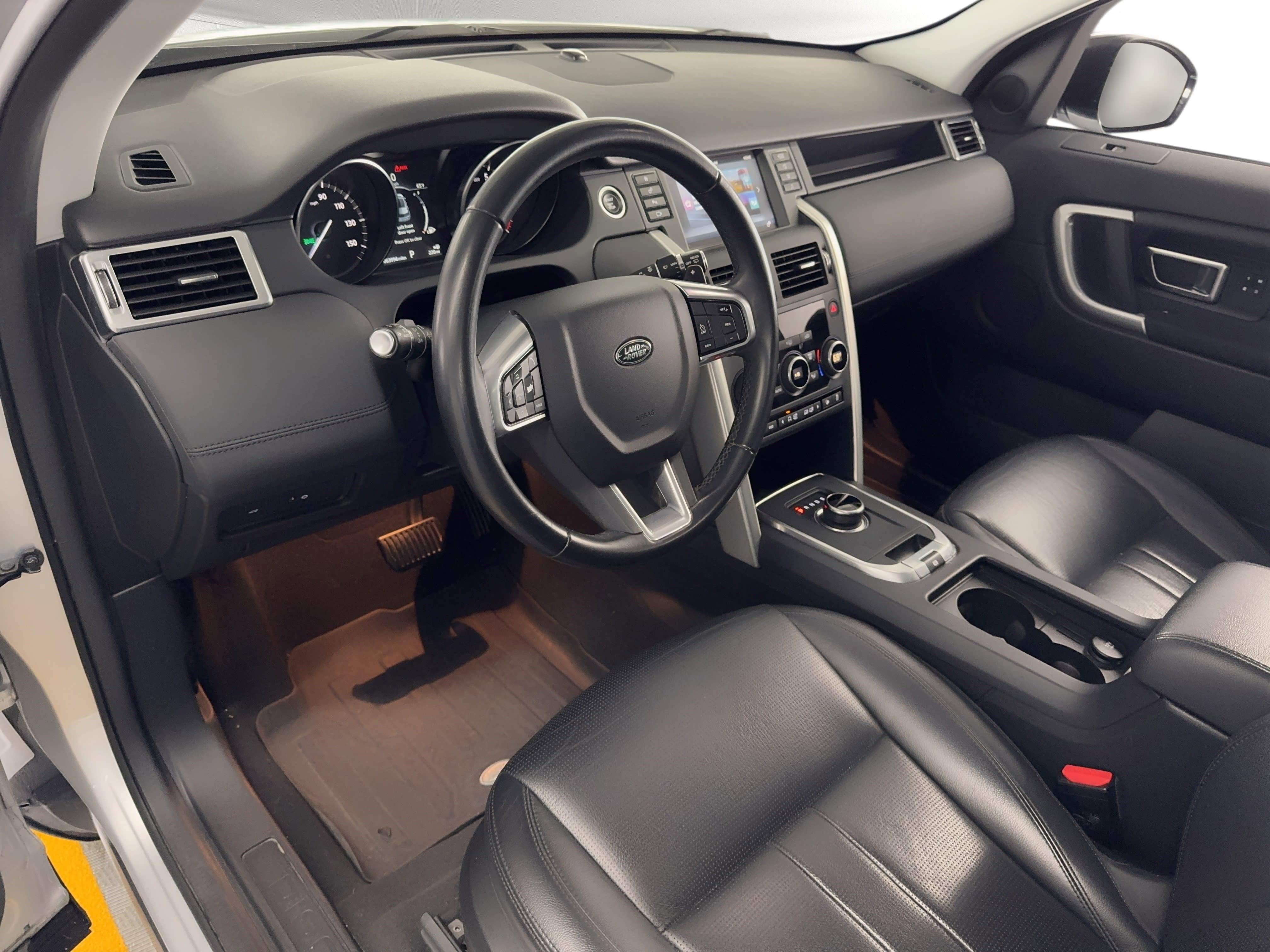 Used 2019 Land Rover Discovery Sport HSE AWD/4WD image 4