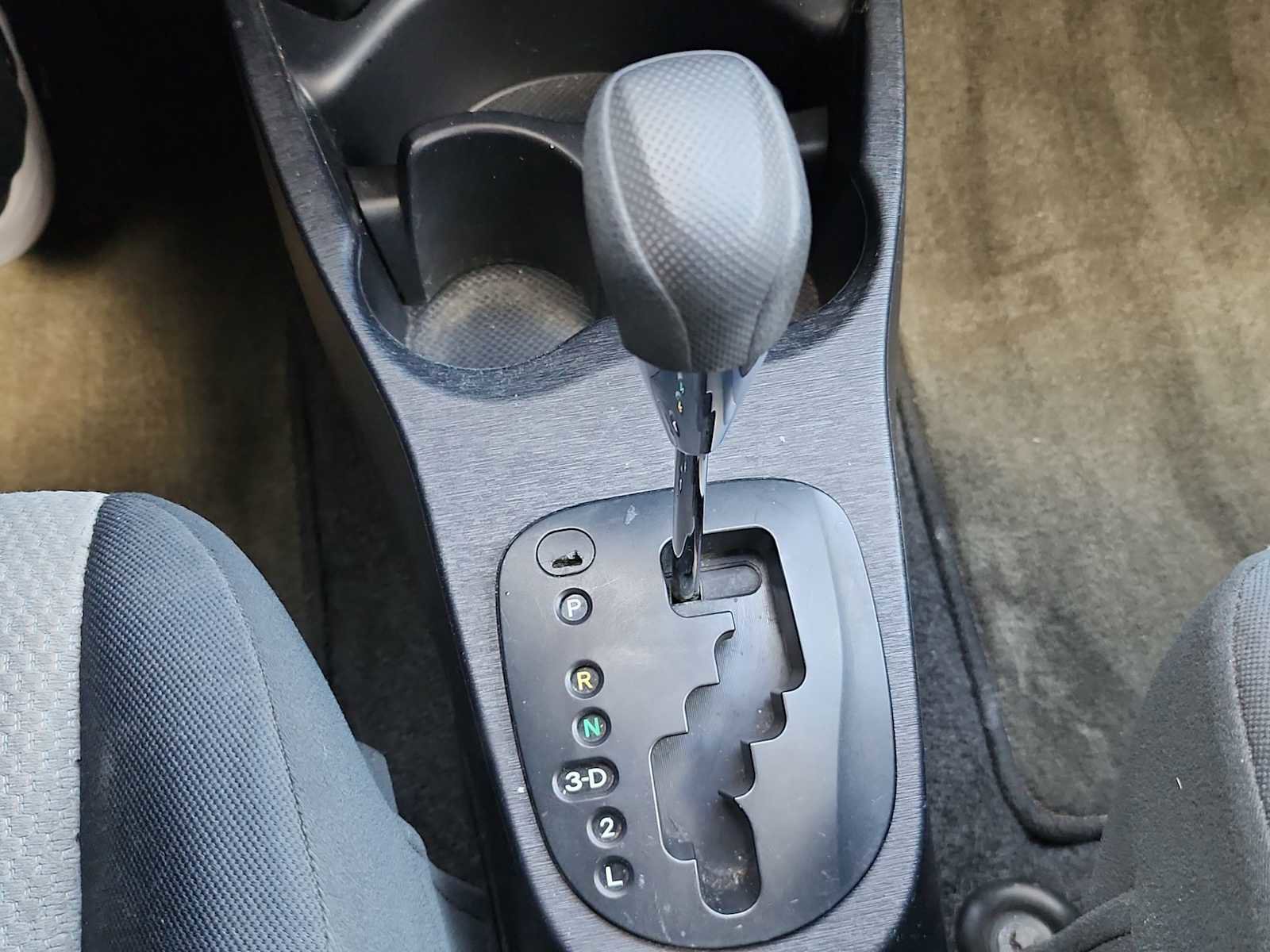 Used 2013 Toyota Yaris L image 20