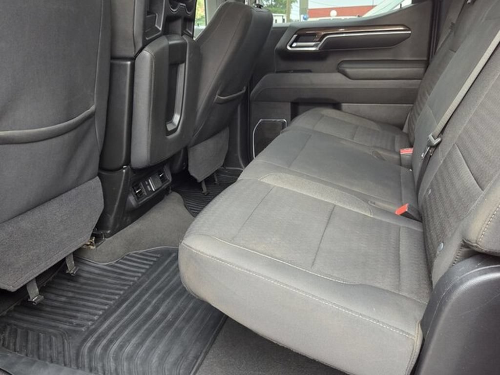 Used 2025 Chevrolet Silverado 1500 LT AWD/4WD image 7
