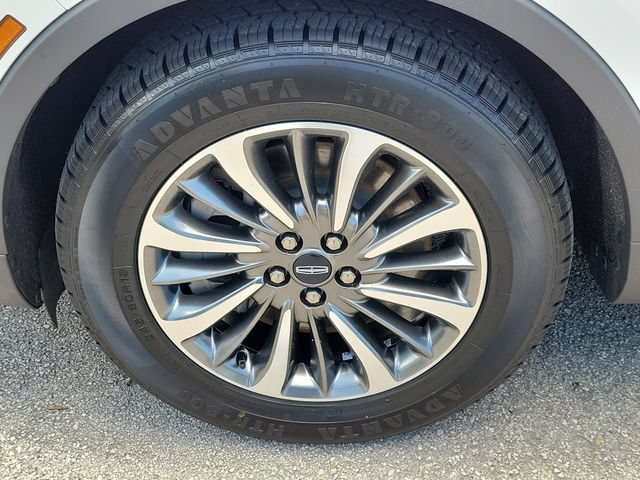 Certified 2022 Lincoln Nautilus FWD w/ Premium Package image 8