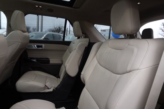 Used 2022 Ford Explorer Platinum w/ Equipment Group 601A image 34