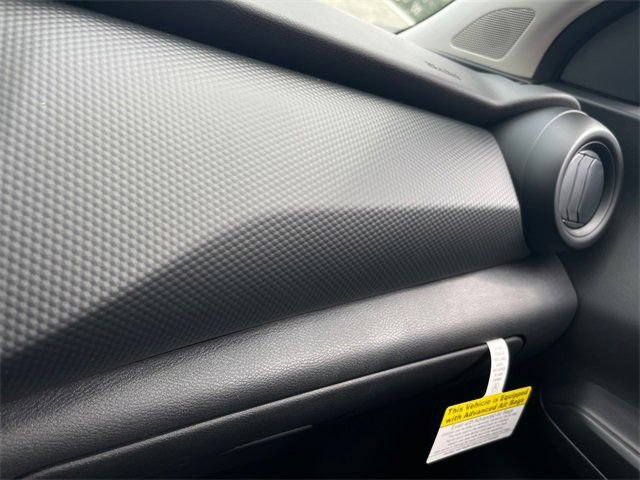 New 2025 Nissan Kicks Play S image 18