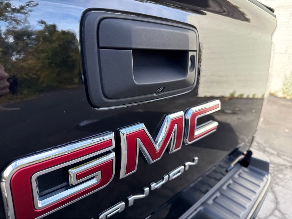 Used 2022 GMC Canyon AT4 image 16