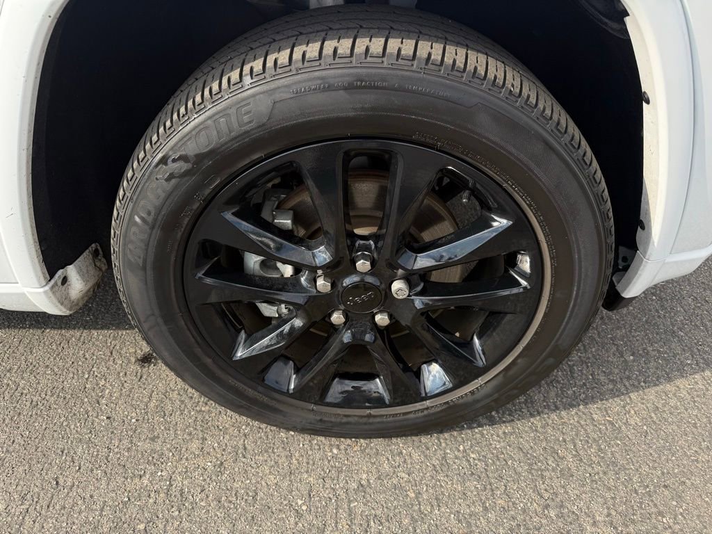 Used 2022 Jeep Grand Cherokee Laredo X image 8