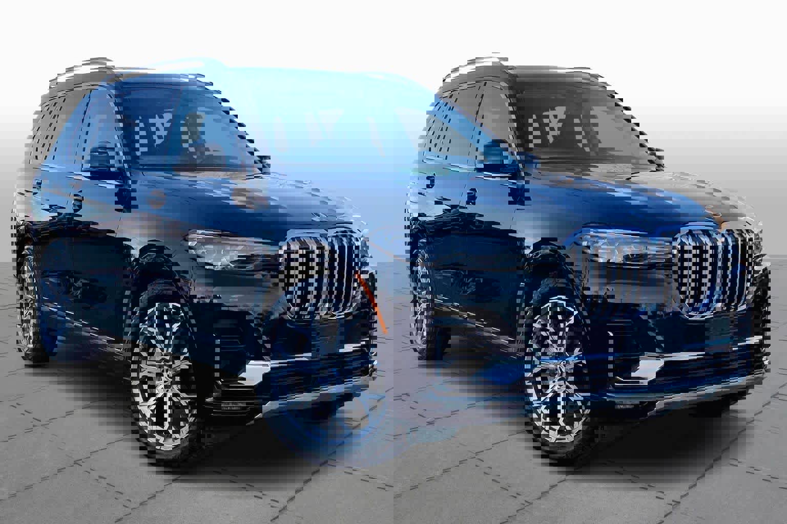 Used 2019 BMW X7 xDrive40i w/ Cold Weather Package image 2