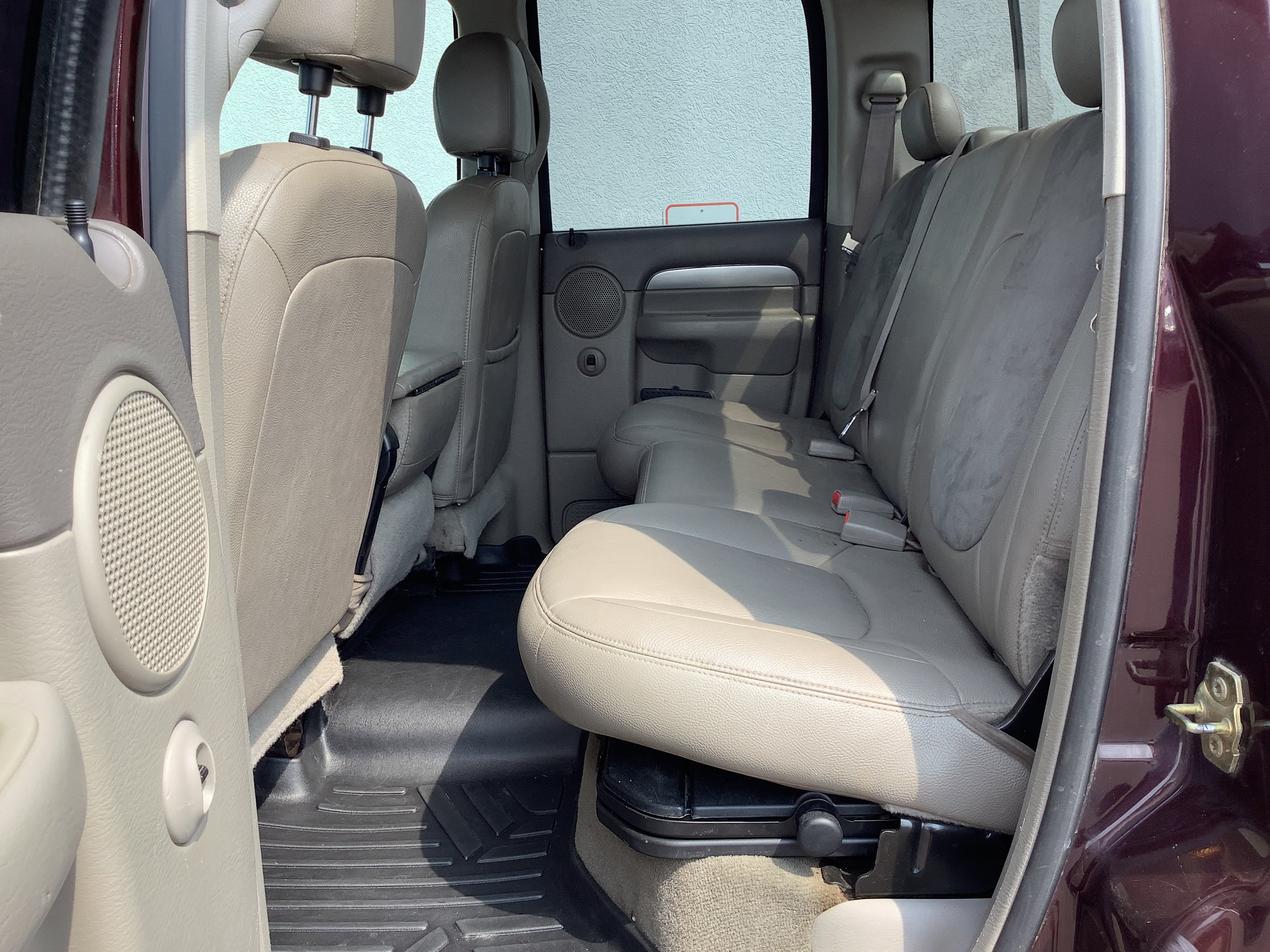 Used 2005 Dodge Ram 2500 Truck SLT AWD/4WD image 13