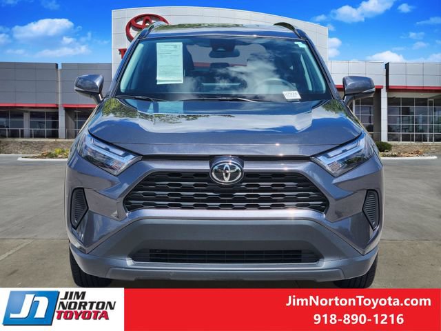 Used 2025 Toyota RAV4 XLE FWD video 2