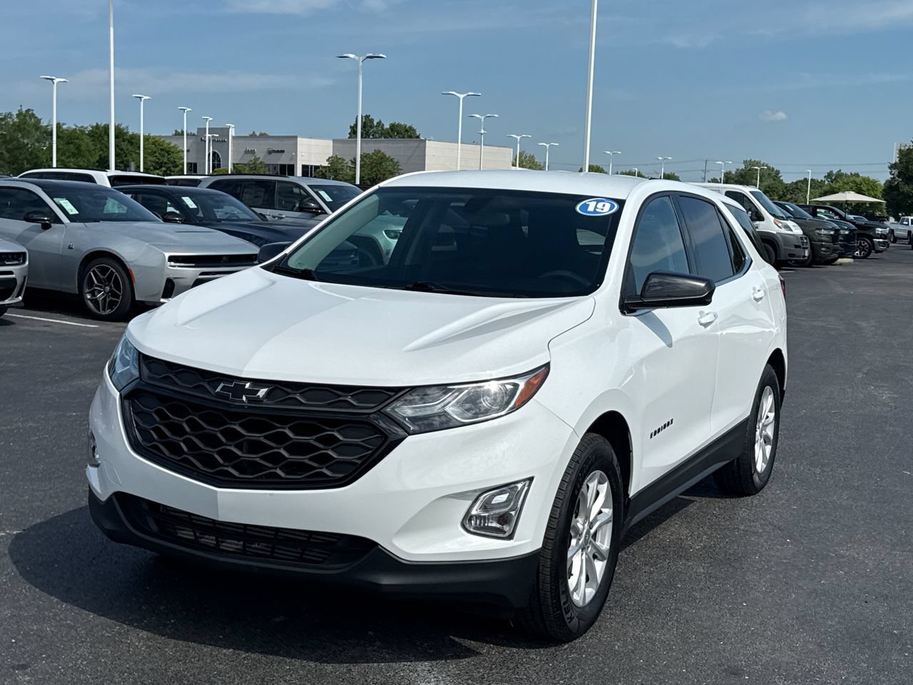 Used 2019 Chevrolet Equinox LT w/ LPO, Blackout Package FWD image 7