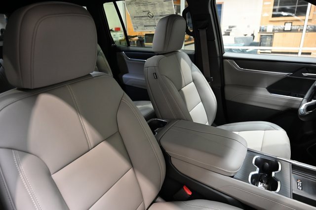 New 2026 GMC Acadia Elevation w/ Elevation Premium Package image 8