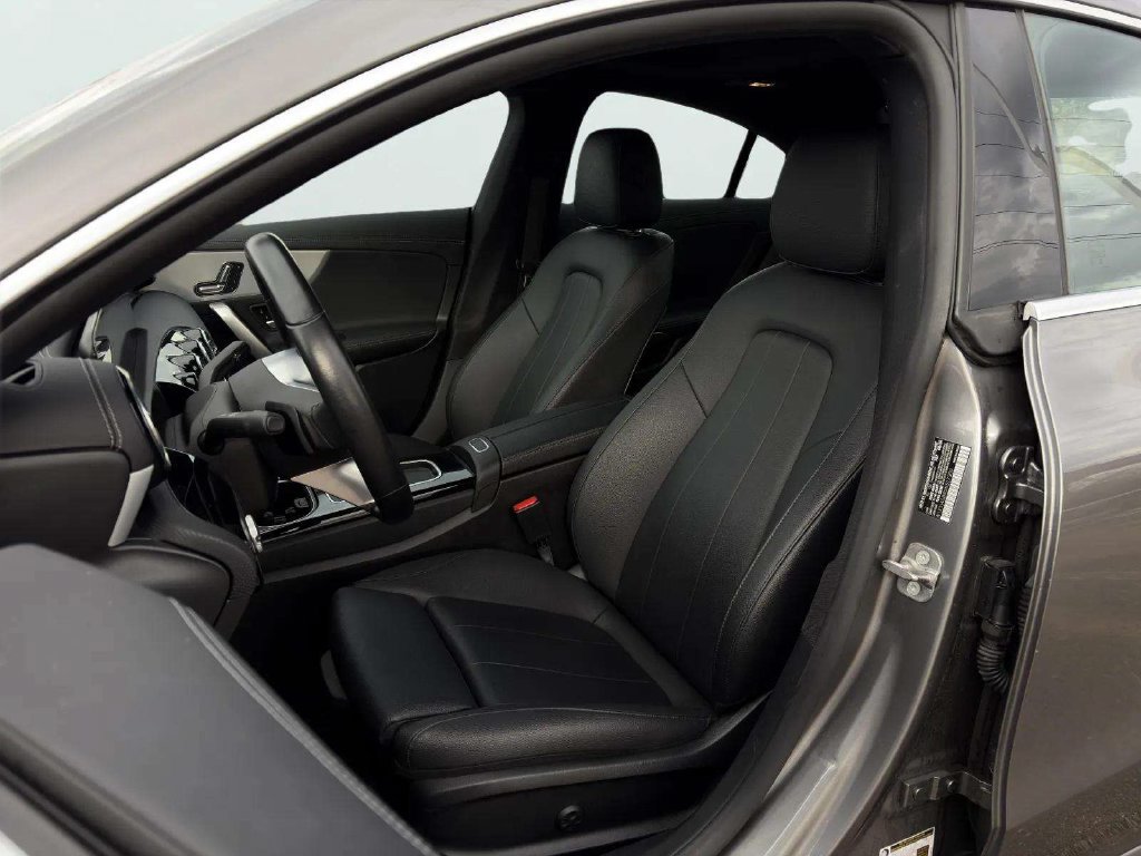 Used 2025 Mercedes-Benz CLA 250 image 9