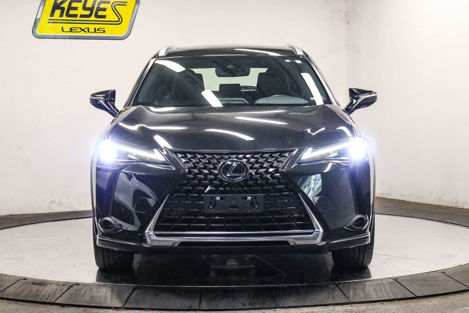 Certified 2023 Lexus UX 250h FWD w/ Accessory Package (Z2) image 6
