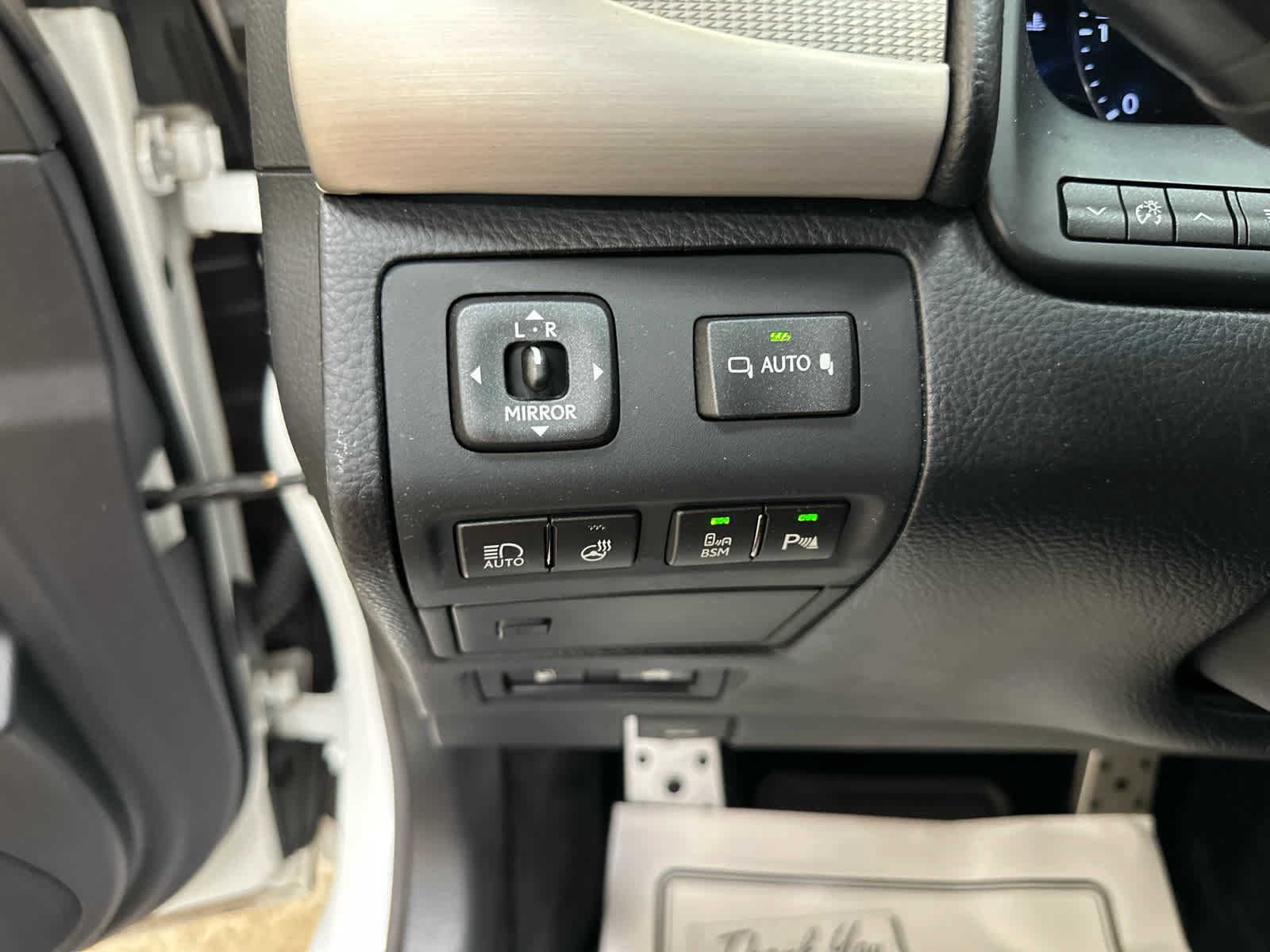 Used 2013 Lexus LS 460 AWD w/ F-Sport Pkg image 21