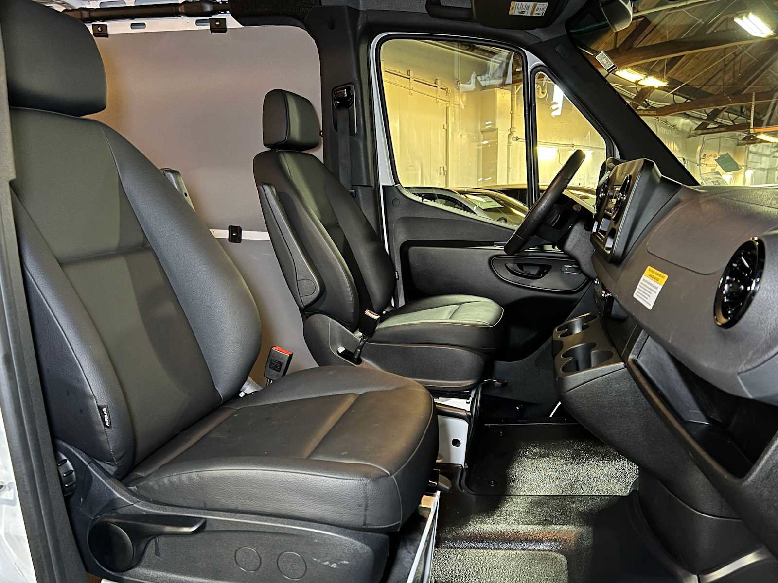 Used 2025 Mercedes-Benz Sprinter 2500 image 12