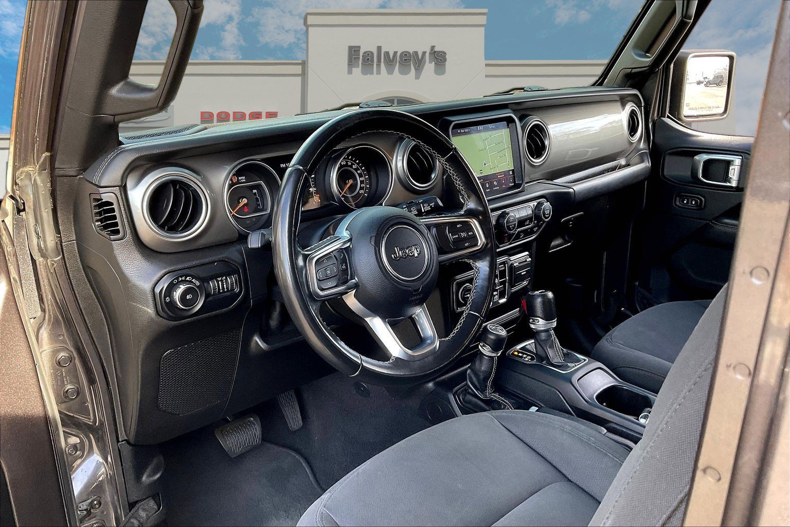 Used 2019 Jeep Wrangler Unlimited Sahara image 13