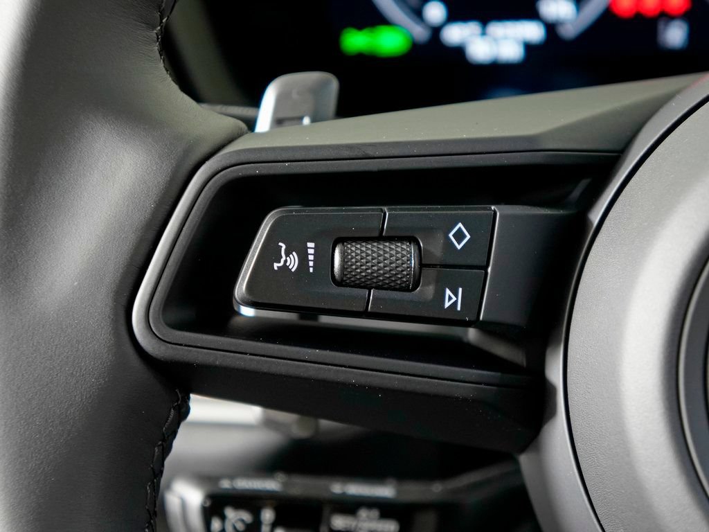 Certified 2026 Porsche Cayenne Coupe AWD/4WD image 24