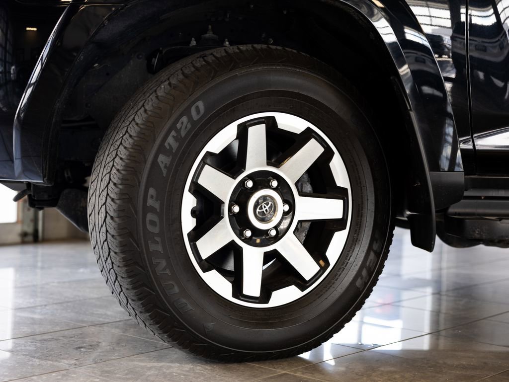 Used 2024 Toyota 4Runner TRD Off-Road Premium AWD/4WD image 8